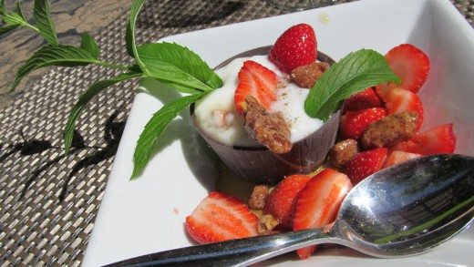 Recette: La coupe de chocolat, yaourt, fraise et noix - Image